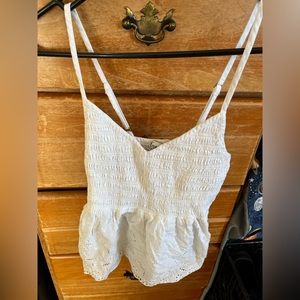 Whit hollister crop top